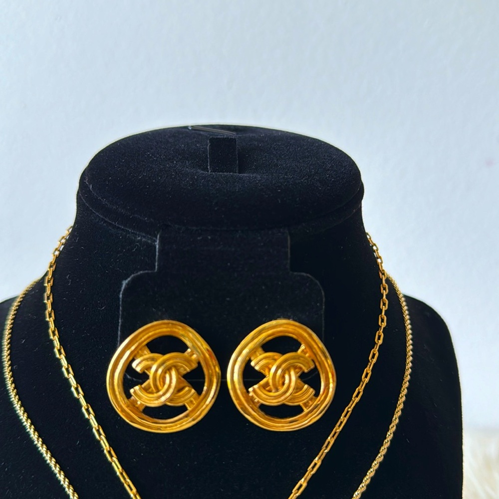 24K Gold Plated Chanel Clip on Earrings with Box in Excellent Condition